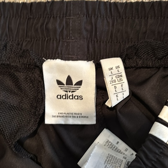 Adidas mens athletic shorts. Used in new condition - Picture 3 of 3